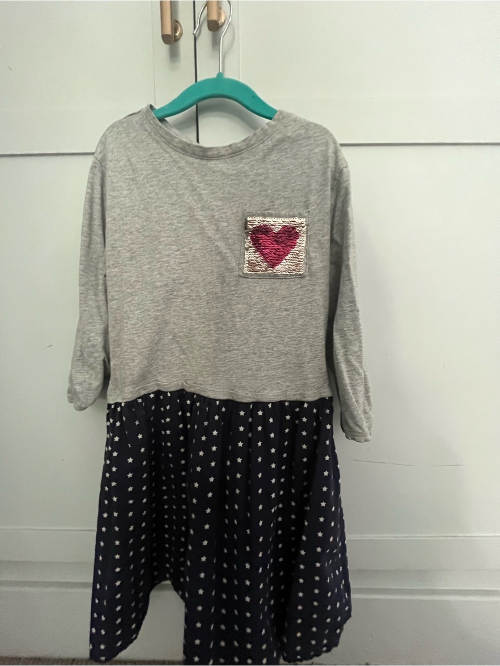 GAP Girls Heather Gray Top with Pink Heart Accent